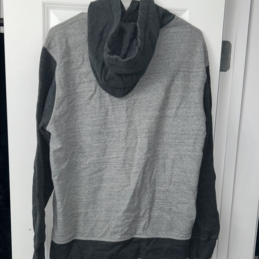 AMERICAN EAGLE Outfitters Two-Tone Gray Hoodie - Picture 2 of 4